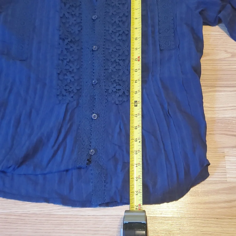 NWOT Elegant Navy Blue Lace Trim Blouse Medium - Picture 8 of 10